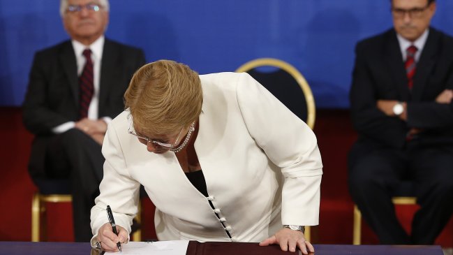 Balance: El 85% de los proyectos de Bachelet no sufrió reparos del TC