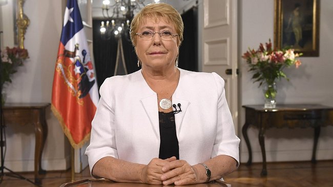 La Constitución de Bachelet establece el derecho a la gratuidad de la educación