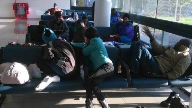 INDH evalúa acciones legales por retención de haitianos en Aeropuerto de Santiago