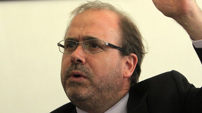 Concejo municipal de Valdivia declaró persona non grata al ministro Alberto Undurraga