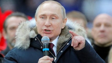   Putin juega fútbol en el Kremlin a 100 días del inicio del Mundial 
