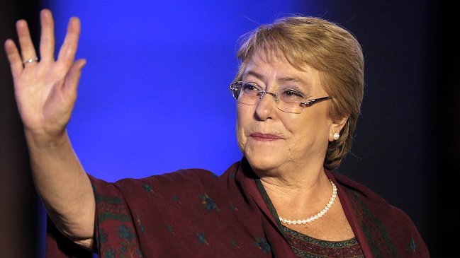 En el Día de la Mujer, Bachelet acusó 