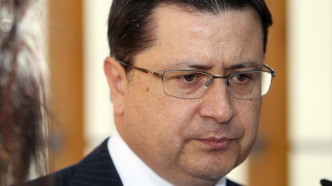 Ministro de Justicia paralizará nombramiento de ex fiscal Luis Toledo como notario