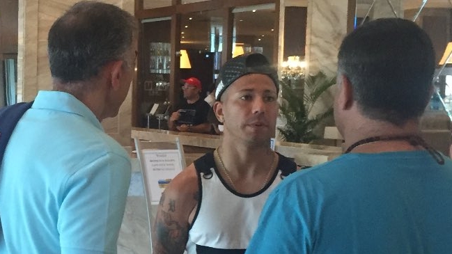 Leonardo Valencia visitó al plantel de Universidad de Chile en Rio de Janeiro