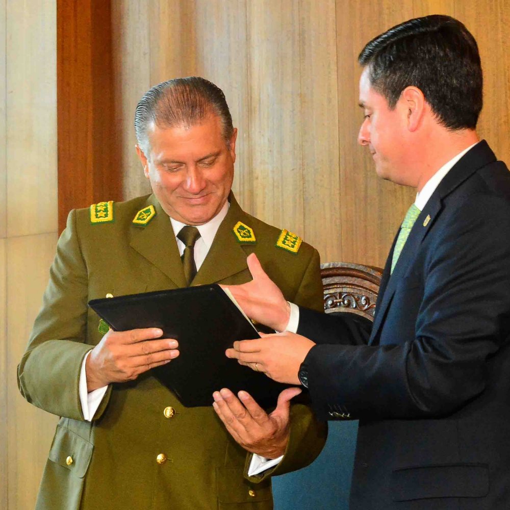 Intendente Jorge Ulloa solidarizó con Villalobos tras su renuncia a Carabineros