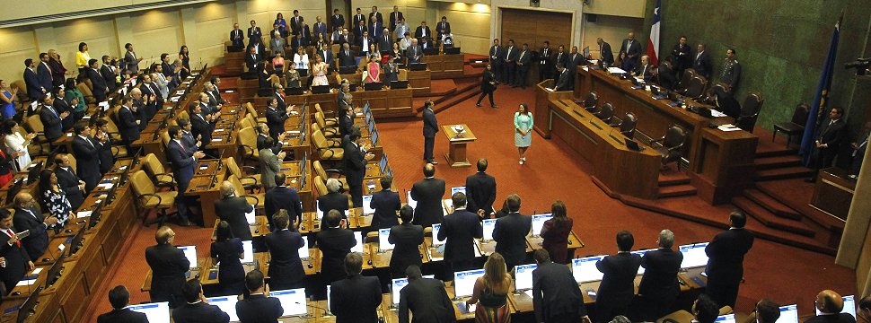 Nueva Mayoría y Frente Amplio debaten sobre su relación bajo el Gobierno de Piñera