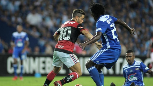  Flamengo remontó ante Emelec en la Copa  