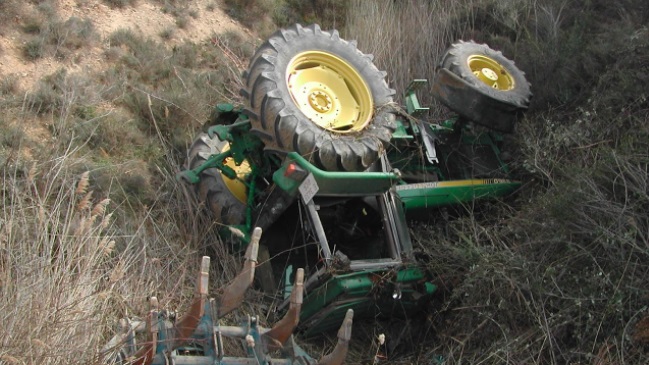 Trabajador murió al ser aplastado por el tractor que manejaba