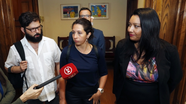 Diputados del Frente Amplio se reunieron con el ministro Blumel por la agenda legislativa