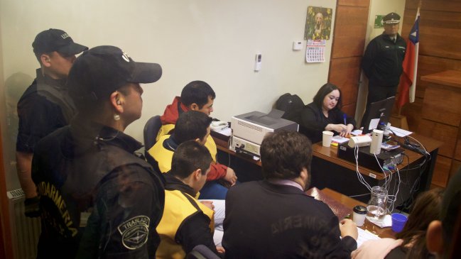 Puerto Natales: Más de 10 años de cárcel arriesgan autores de brutal golpiza a jóvenes