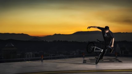   Chileno Benjamín Hudson se lució con rutina de BMX en un helipuerto 