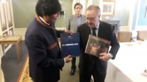 Evo Morales entregó "Libro del Mar" al presidente de Real Madrid