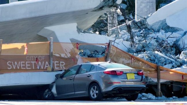 Socorristas rescataron tres cuerpos tras colapso de puente en Miami y temen aumento de víctimas