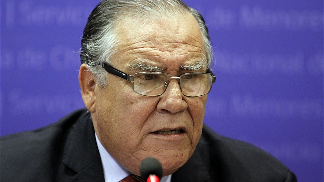 Ex ministro Campos admitió que se negó a firmar decreto para cerrar Punta Peuco