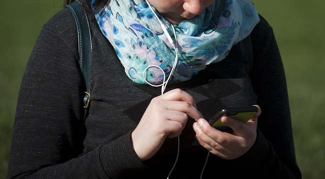 Joven murió luego que su teléfono explotara mientras hablaba