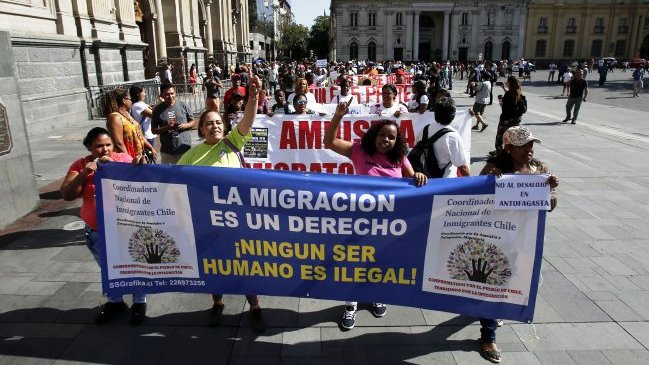 Inmigración: Subsecretario insistió en críticas al Gobierno anterior