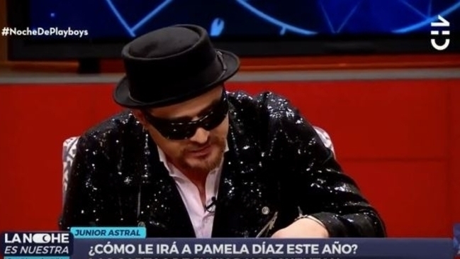 Junior Playboy sorprendió con su faceta como tarotista