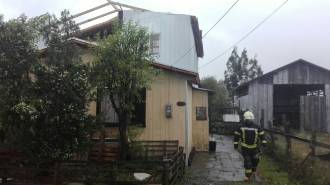 Tornado destruyó los techos de decenas de viviendas en Puerto Montt