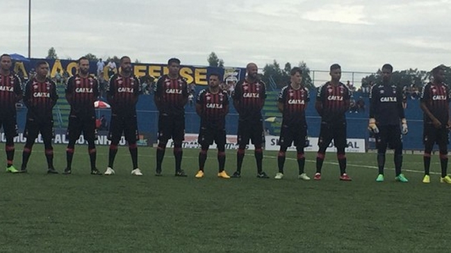 Equipo brasileño debió ocupar vestimenta prestada tras sufrir robo en el hotel