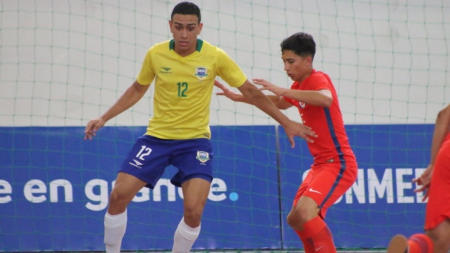 Chile sufrió una aplastante derrota ante Brasil en Sudamericano sub 18 de fútbol sala