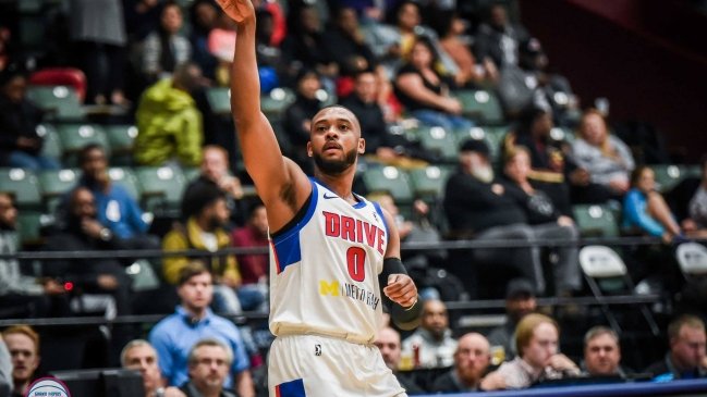 Jugador de la NBA G League falleció luego de desmayarse en un partido