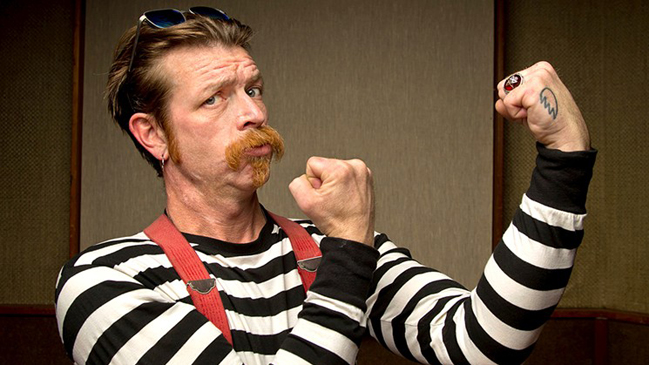 Líder de Eagles of Death Metal destrozó la marcha contra tenencia de armas en EE.UU.