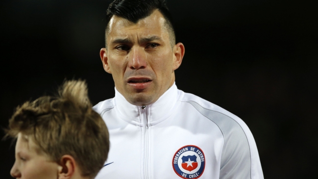 Medel destacó aporte de Roco y Maripán en la zaga: Con la altura ganan todo por arriba