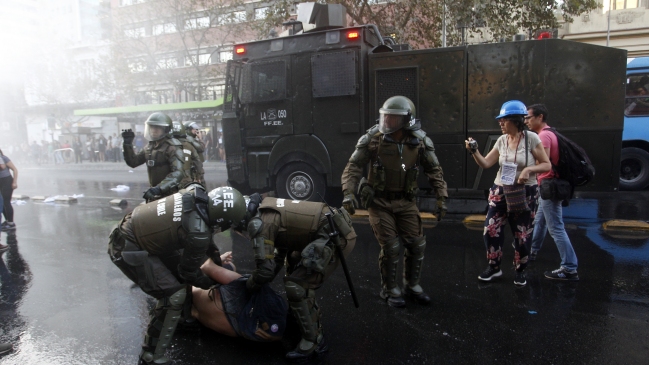 Confech presentó querella por golpiza contra estudiante durante protesta