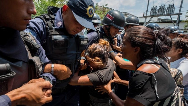 Decenas de muertos en motín en cárcel de Venezuela