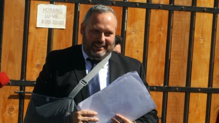 Dávalos llegó bromeando al tribunal: Me disloqué el hombro firmando querellas contra medios