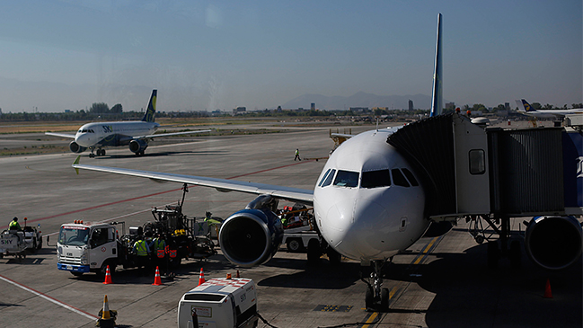 LAN Express: Tripulantes de cabina aprobaron irse a huelga