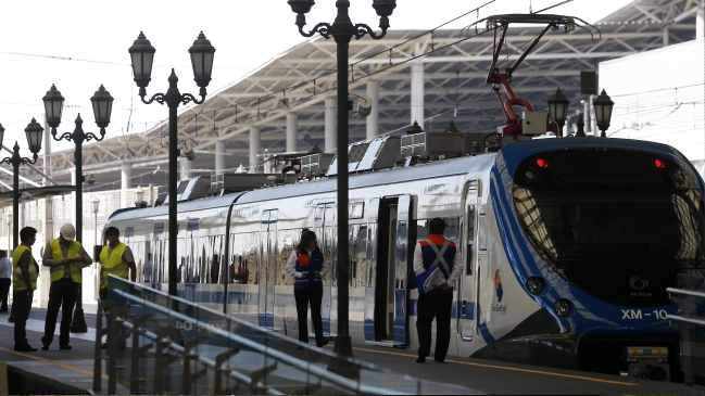 Revisa el estado del tránsito, el Metro y Transantiago
