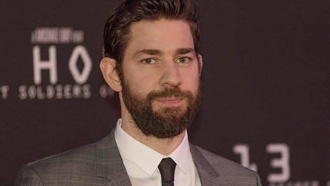 John Krasinski ve en su nuevo filme el reto de ser padre y esposo