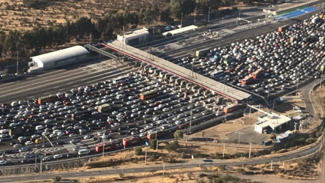 Retorno a Santiago tras Semana Santa marcó congestión histórica de autos en Ruta 68