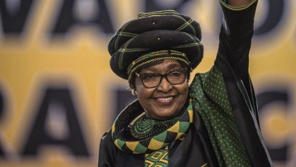Murió la activista sudafricana Winnie Mandela, ex esposa de Nelson Mandela