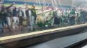 Hinchas de Sporting armaron un alboroto en el metro de Madrid