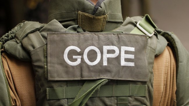 Incidentes simultáneos en Santiago: Una comisaría fue atacada con bombas molotov