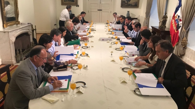 Piñera impuso 90 días para que comisión de seguridad entregue primer informe