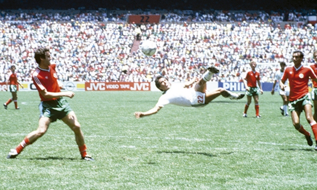 Eligen gol del mexicano Negrete como el mejor de la historia del Mundial