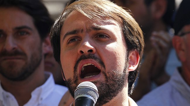 Jorge Sharp sufrió accidente automovilístico