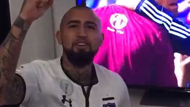 Arturo Vidal celebró el triunfo de Colo Colo sin olvidarse de Rodelindo Román