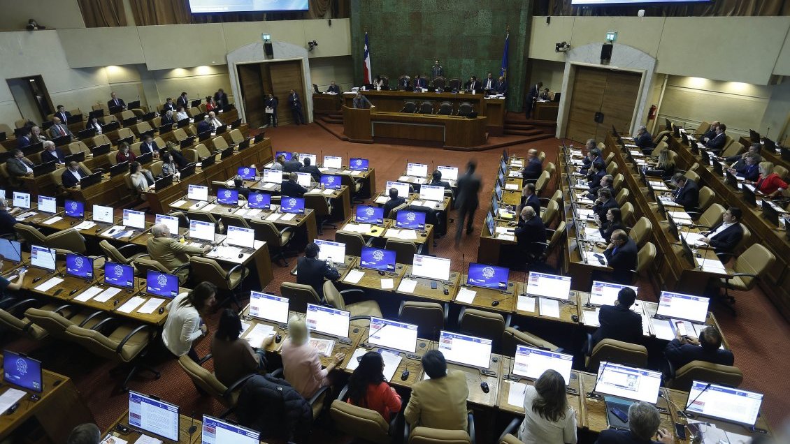 Oficialismo presentará proyecto para bajar el número de parlamentarios