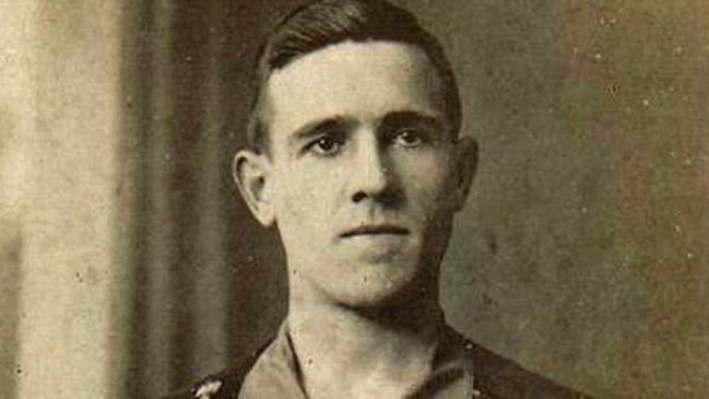 En España recordaron incidente del creador de la chilena con un árbitro en Talcahuano