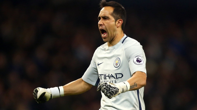 Claudio Bravo recibirá medalla de campeón en Inglaterra tras título de Manchester City
