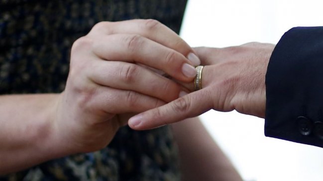 Proyecto contempla terminar con la jefatura del marido en la sociedad conyugal