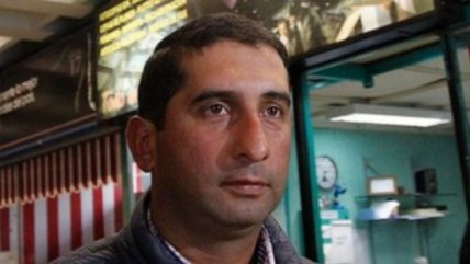   Hombre que afirma ser el ganador del Kino: 