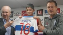 Pequeño hincha de U. Católica cumplió su sueño de vestir la camiseta del club
