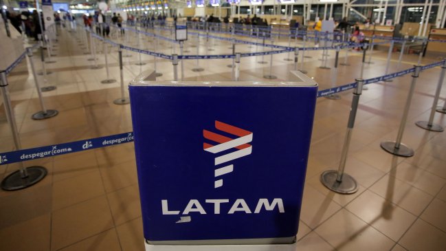 Latam envió nueva oferta a tripulantes de cabina buscando destrabar huelga