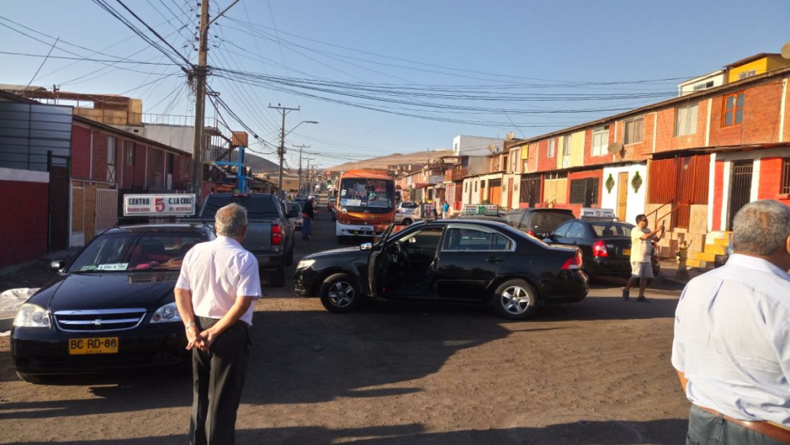 Arica: Taxi buses y colectivos protestaron por proyectos no cumplidos