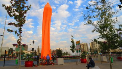   La Florida instaló condón gigante como llamado a la protección 